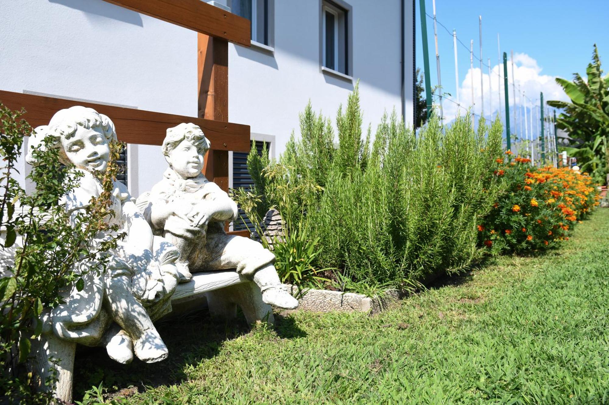 Ferienwohnung Il Giardino Dei Ciliegi Colico Exterior foto